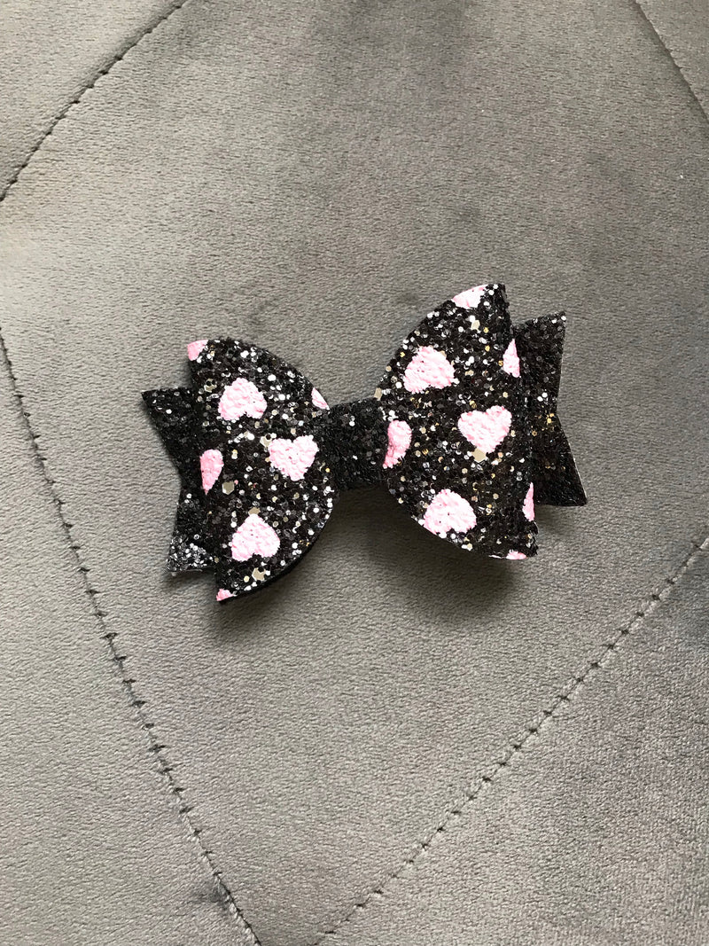 Small Glitter Black with Pink Hearts Bow