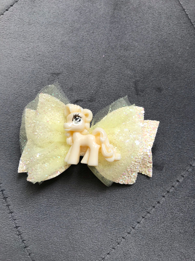 Small Bow-Yellow Pony